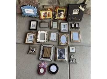 Large Assorted Collection Of Small Picture Frames (3/5)