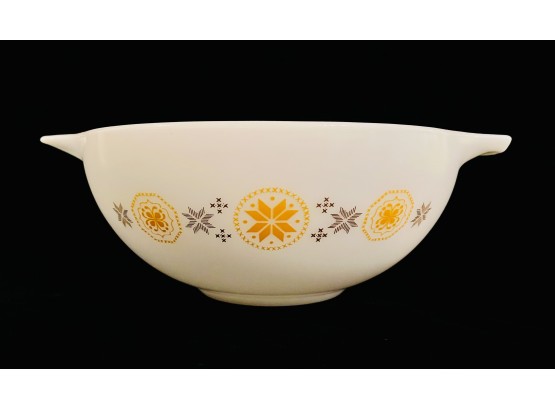 Vintage Pyrex Town And Country Cinderella Bowl