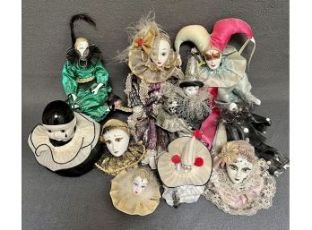 A Collection Of Clown Dolls With One Being A Wind Up And Spins (see Photos)