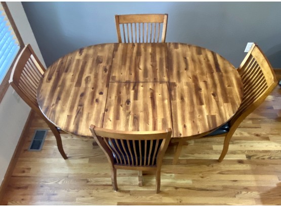 Winners Only Inc. Solid Wood Round Table With Butterfly Leaf & (4) Slat-back Chairs