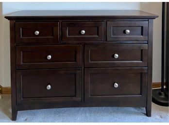 Handsome Whittier Woods Furniture 7-drawer Dresser With Dovetailed Drawers