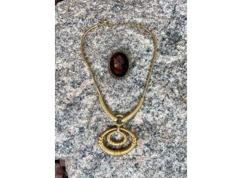 Large Trifari Gold Toned Necklace With Gorgeous Carved Amber Cameo