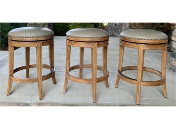 Set Of 3 Beautiful Spinning Counter Height Bar Stools From Frontgate