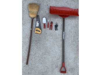 Lot Of 7 Assorted  Yard Tools