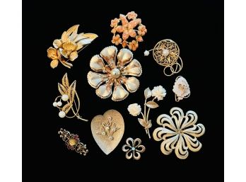 Grouping Of Botanical Themed Brooches 2 Of 3
