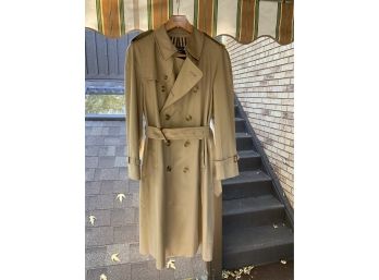 Burberry’s Trench Coat/Jacket Men's 40 Long