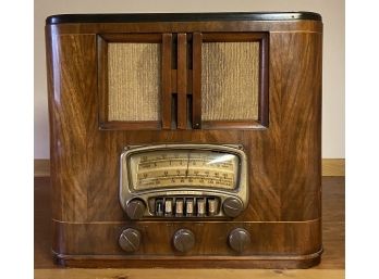Antique Wards Airline Radio Model  04BR-729A