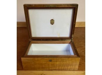 Genuine American Walnut Humidor Lined Cigar Box With Filter