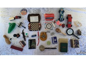 Collectible Vintage Toys, Souvenirs, Metal Alligator, View Finder, Clowns & More, Music Box