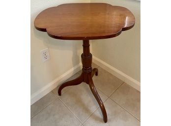Queen Anne Style Maple Tilt Top Side Tea Table