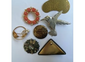 Large Collection Of Costume Brooches Including Hummingbird