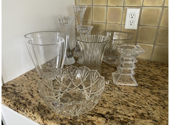 Lot Of 8 Pieces Of Light Crystal And Cut Glass Candle Holders, Vases And Bowls