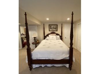 Solid Wood 4 Poster Queen Bed W/ Linens