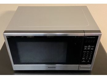 Panasonic 1100W Stainless Steel Microwave Oven With Original Box