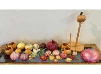 Large Lot Of Onion Kitchen Decor Including Salt And Pepper Shakers, Lidded Dishes And More