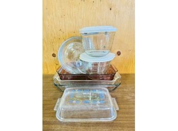Pyrex Glassware Set With Baking Pans, Large Measuring Bowls, And Pie Dishes