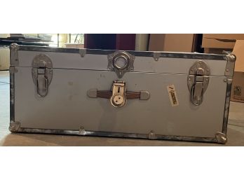 Metal Locking Chest With Key