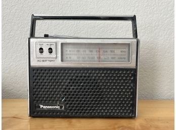 Panasonic AC/battery Radio