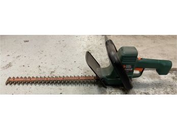 Black And Decker 18 Inch Inch Electric Hedge Trimmer (works)