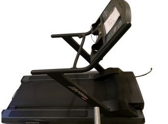 Large Commercial Grade Life Fitness Treadmill In Excellent Condition Model Number 9100