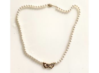 Gorgeous 14k Gold Clasped Heart Necklace With Diamonds And Pearls