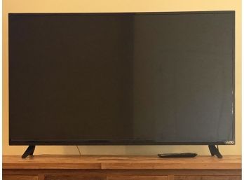 44' Flat Screen Vizio Smart TV Model E43-c2