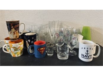 Glasses And Mugs - Superman, Navy, Christmas