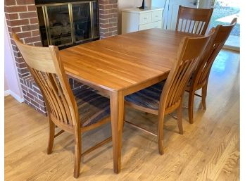 Richardson Brothers Company Table With 4 Chairs And Leaf