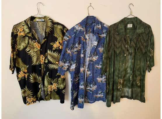 (3) Men's Hawaiian Shirts Size M