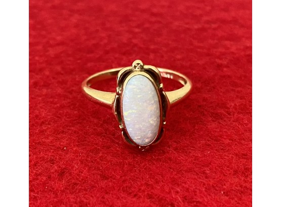 14k Gold Ring With Mother Of Pearl Stone