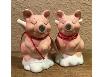 'when Pigs Fly' Pacific Giftware Magnetic Salt & Pepper Shakers