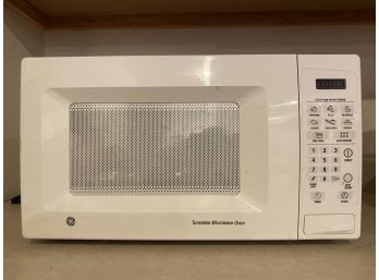 GE Turn Table Microwave Oven