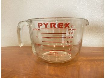 Pyrex 2 Liter Glass Measuring Cup