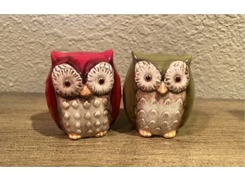 (2) Small Ceramic Owl Salt & Pepper Shakers