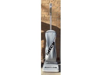 Oreck XL Classic Vacuum Cleaner (works)