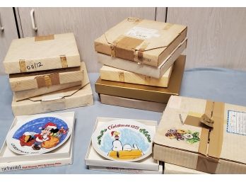 Bradford Exchange Commemorative Plates With Snoopy And Disney