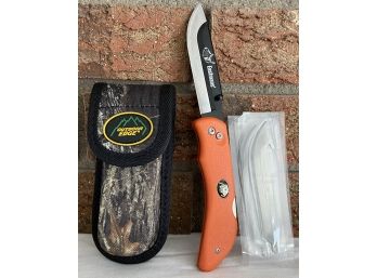 Outdoor Edge Knife With Case & (4) Extra Blades