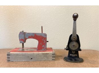 Singer Hand Crank Pinking  Tool And Decorative Sewing Machine