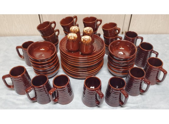 USA Vintage Brown Stoneware 12 Piece With Salt And Pepper