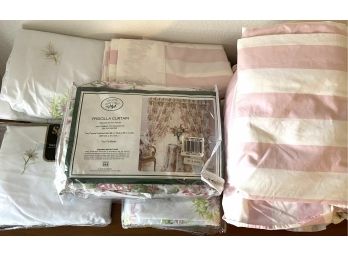 Great Grouping Of Romantic Cottage Country Sheets And Curtains Including Laura Ashley