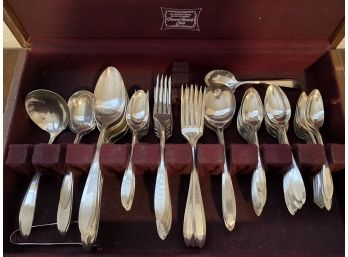 Gorgeous Large Service Of Community Plate Flatware In Wood Silverchest With Drawer Pull