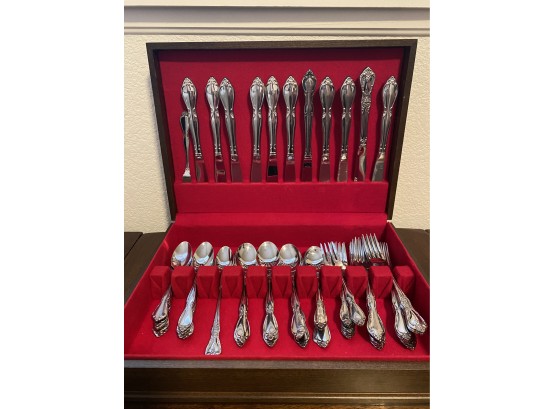 Beautiful Silver-plate Flatware Set In Red Velvet Silverware Chest- Service For 8 With Extras