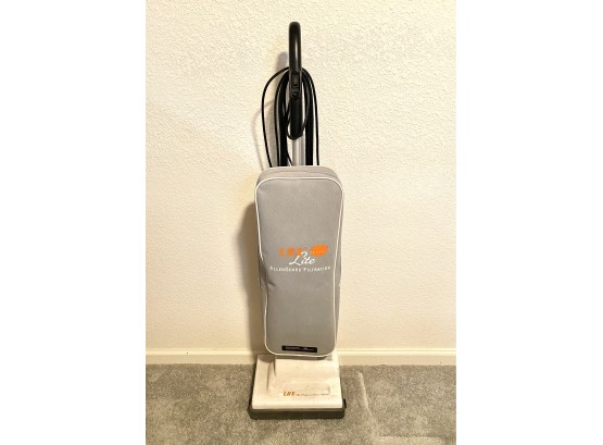 Lux Lite Allerguard Filtration Vacuum Model U162A