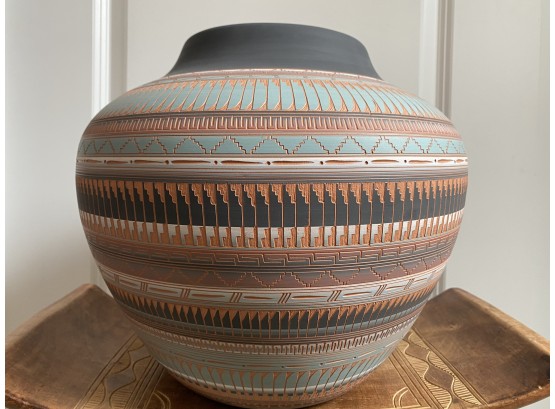 Fabulous Shannon Jim Signed Navajo Pottery Vessel Purchased In Arizona
