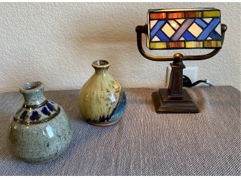 Small Stained Glass Desk Lamp With 2 Bud Vases