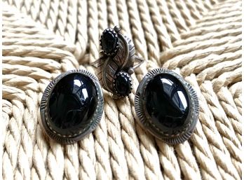Lovely Set Of Native American Onyx Jewelry Including Cabochon Earrings