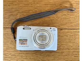 Nikon Coolpix Digital Camera S6800