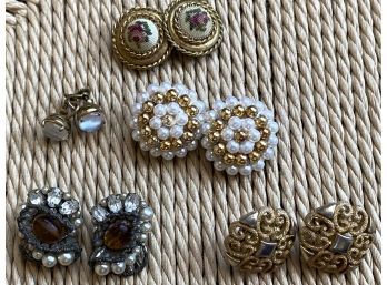 Great Collection Of Vintage And Antique Costume Clip-on Earrings