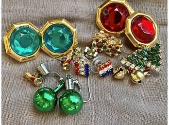 Great Grouping Of 8 Pairs Of Holiday Themed Earrings -Christmas, Fourth Of July, St. Patricks Day