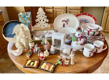 Christmas Themed Kitchen Lot Incl. Pfaltzgraff, Fitz And Floyd, And More!